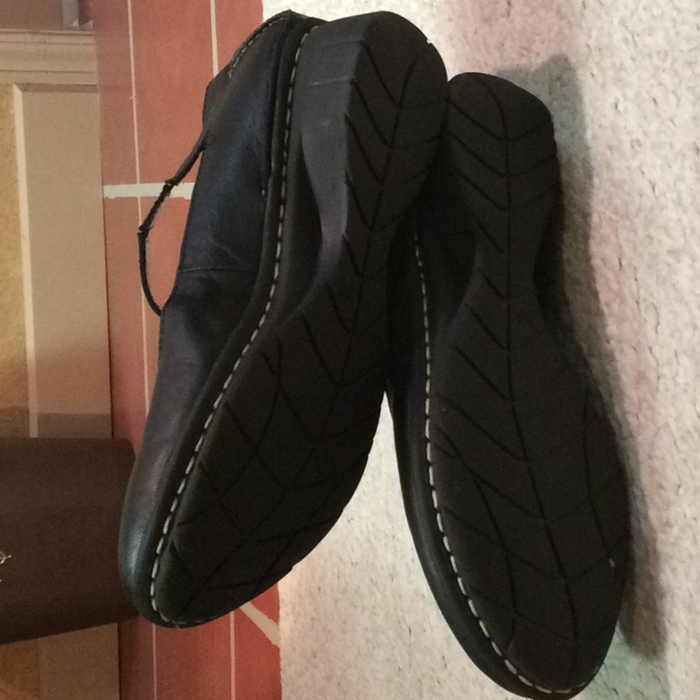 Shoes - Picture 4 of 4